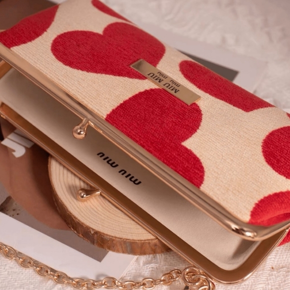 ❤️🎉🎉🎉2 X HOST PICK🎉🎉🎉❤️MIU MIU BEAUTE POCHETTE CLUTCH - Picture 7 of 11